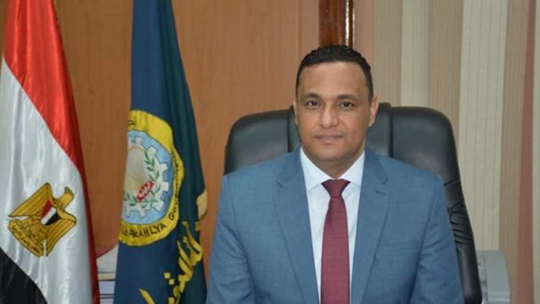 الدكتور أيمن مختار