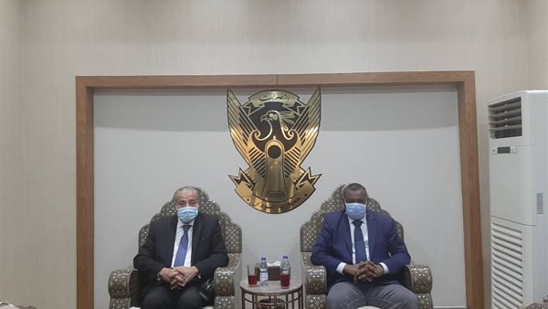 وزير التموين على