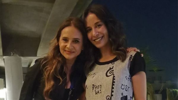 دنيا ماهر ونيللي