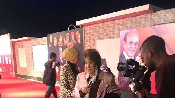 وصول الفنانة سميحة