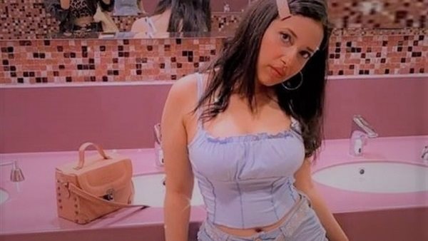 فتاة ميت غمر