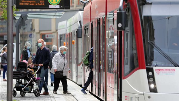 فيروس كورونا يتفشى