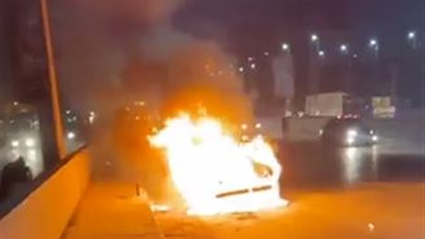 جانب من اشتعال السيارة