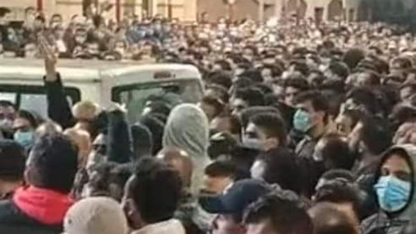 جانب من تشييع الجنازة