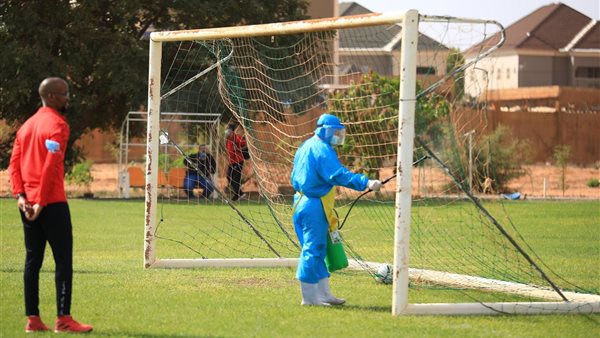 تعقيم ملعب المران