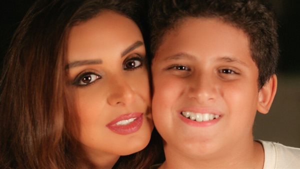 أنغام و ابنها عبد