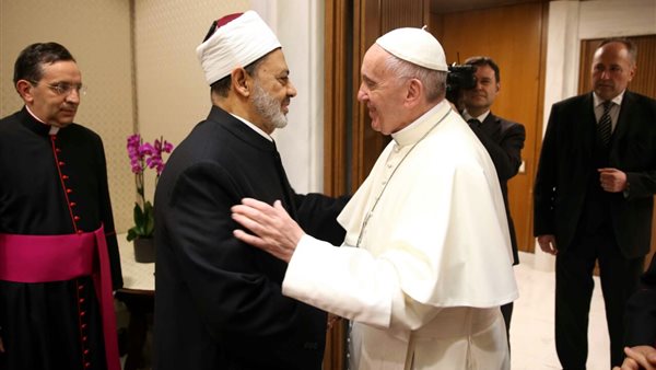البابا فرنسيس وشيخ