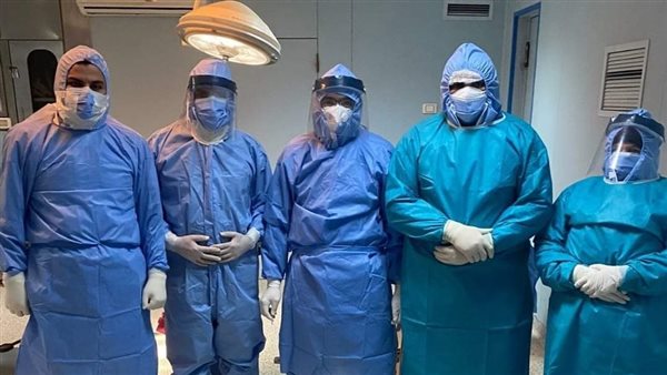  الفريق الطبى بمستشفى