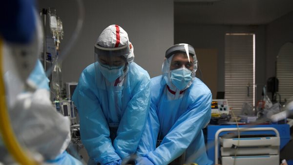 فيروس كورونا يتفشى