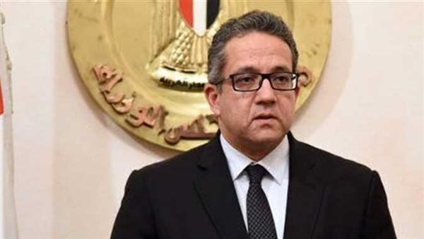 وزير السياحة والاثار