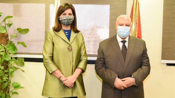 وزيرة الهجرة مع المستشار