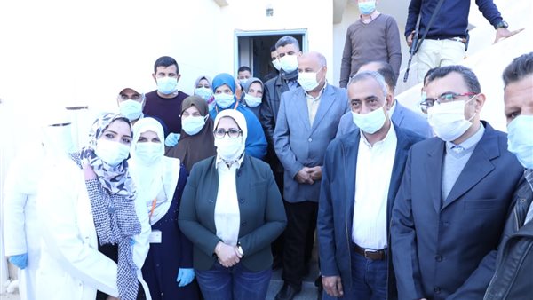 وزيرة الصحة خلال