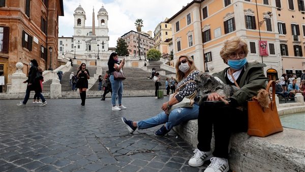 فيروس كورونا يتفشى