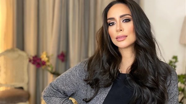 الفنانة بسنت شوقي