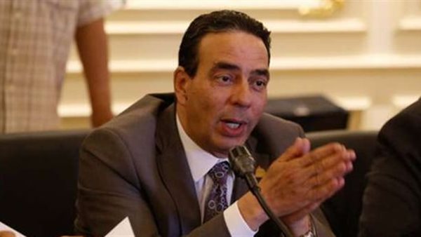 الدكتور أيمن ابو