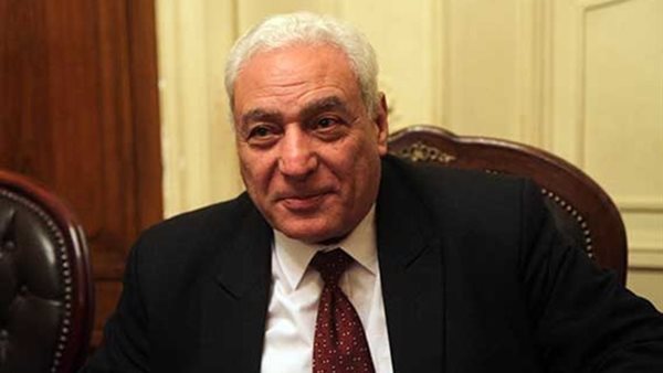 الدكتور أسامة العبد