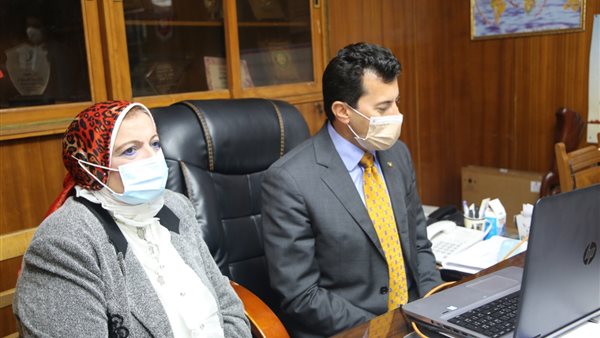 وزير الرياضة أشرف