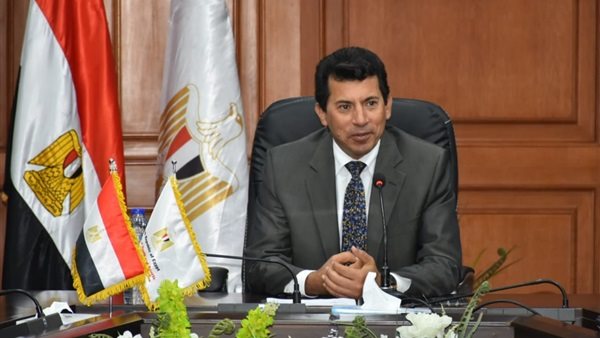 وزير الرياضه