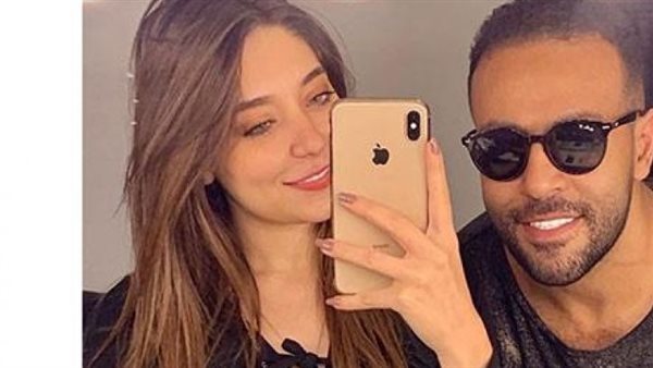 تامر عاشور وزوجته