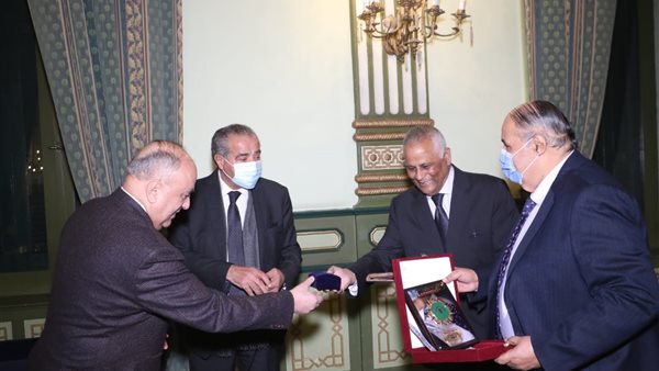 وزير التموين والتجارة