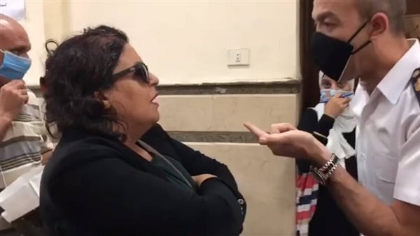 سيدة المحكمة 