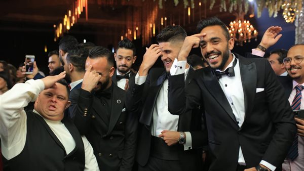 لاعبو الأهلي برفقة