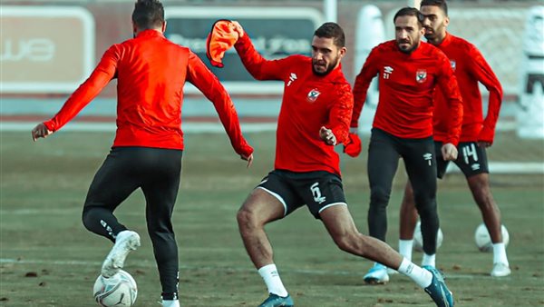 لاعبو الأهلي