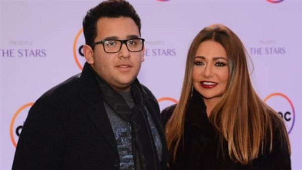 ليلى علوي وابنها