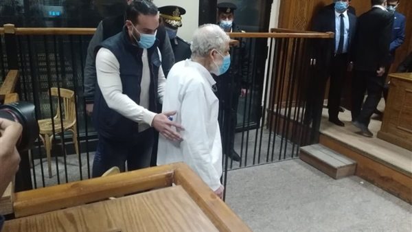 محمود عزت - أرشيفية