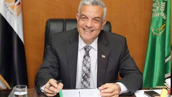 الدكتور عادل مبارك