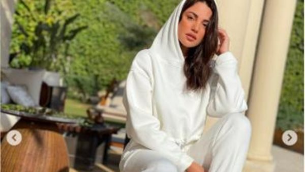 الفنانه دره