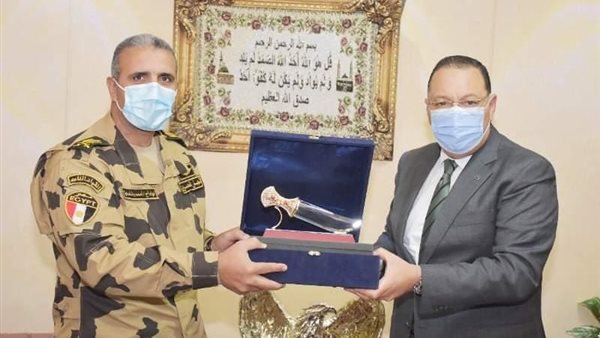 محافظ الشرقية وقائد