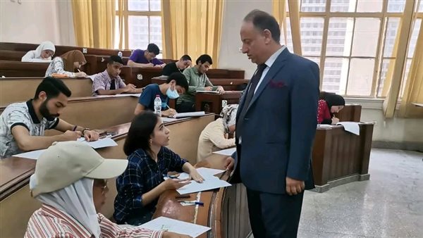 لجان الامتحانات 