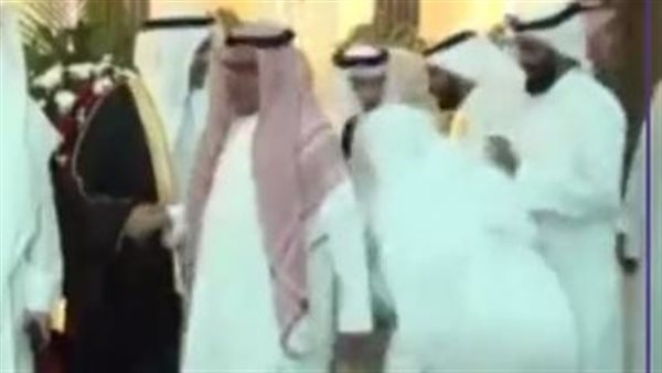 جانب من الفيديو لحظة