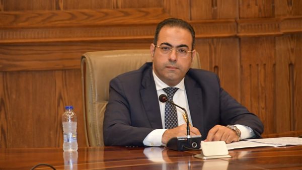 الدكتور محمود حسين