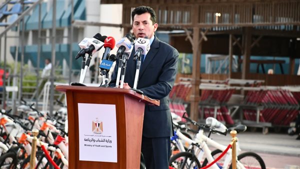 وزير الشباب والرياضة