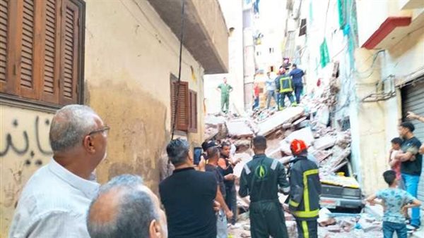 انهيار عقار بالإسكندرية