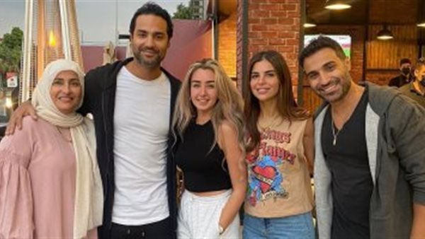 هنا الزاهد وأحمد