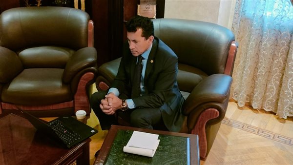 وزير الشباب والرياضة