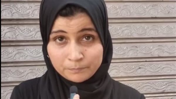 والدة الطفل 