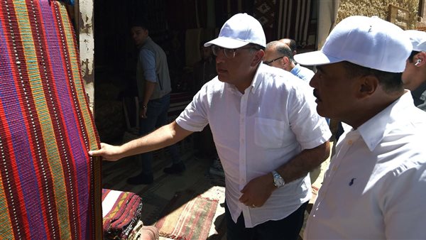 رئيس الوزراء ومحافظ