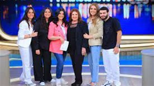 معكم منى الشاذلي