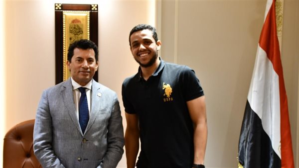 وزير الشباب والرياضة