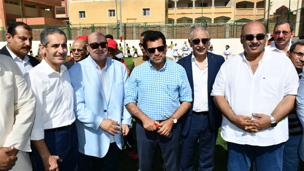 وزير الشباب والرياضة