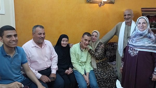 الطالب وسط اسرته