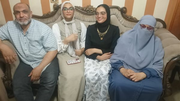 نسمة وسط أسرتها 