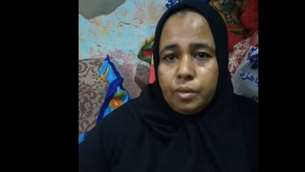 والدة الضحايا