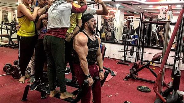 طرزان الغربية مع