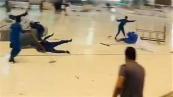 سقوط العاملين من