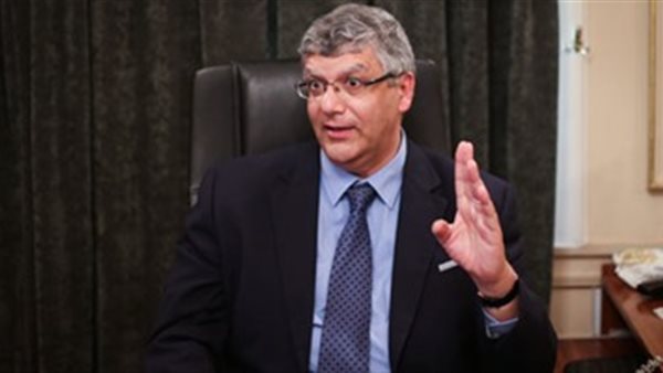 الدكتور عمرو عدلى